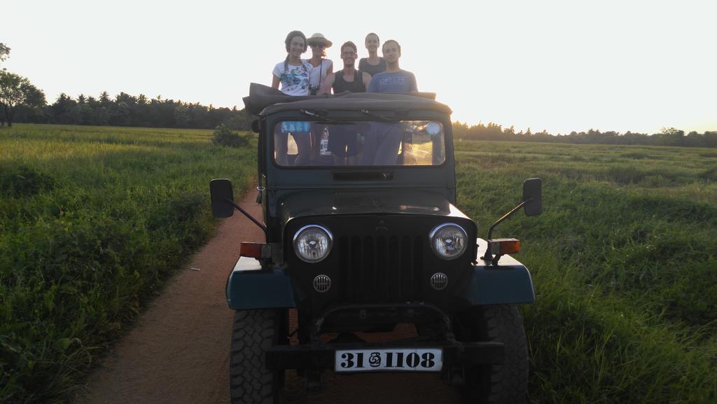 Sunset Tourist Home Polonnaruwa Exteriör bild