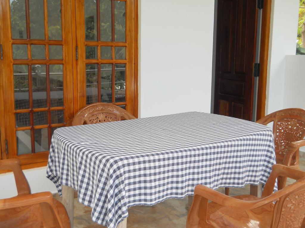 Sunset Tourist Home Polonnaruwa Exteriör bild